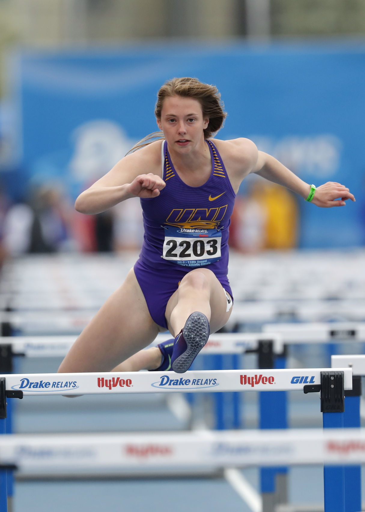 042718mp-DrakeRelays-women-ShuttleHurdle-2